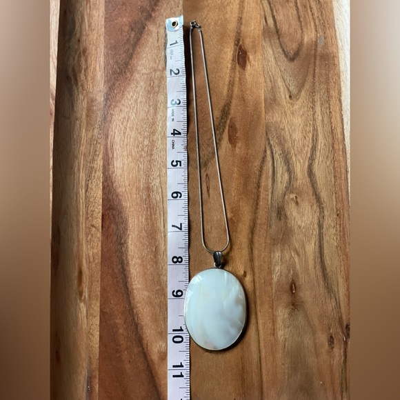 Vintage | Mother Of Pearl Statement Necklace - Picture 15 of 17